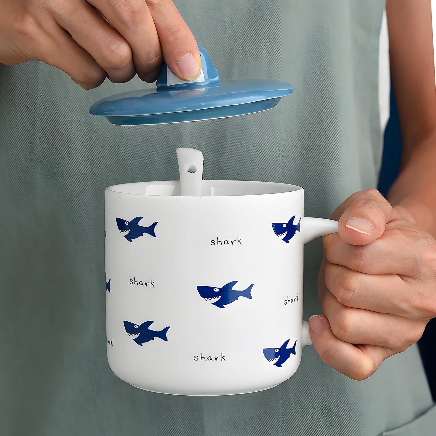 KeQiu Shark Pattern 12 Oz Ceramic Coffee Mug Set of 4 with Lid and Spoon, Perfect for Coffee,Tea and Milk, Microwave and Dishwasher Safe, Cute Kitchenware Gift for Coffee Lovers